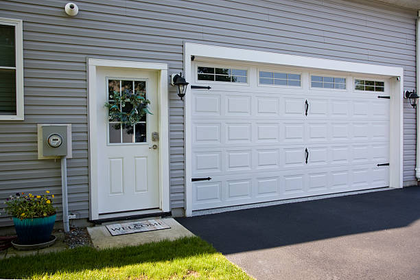 24/7 Emergency Garage Door Panel Replacement experts in Mount Carmel, PA